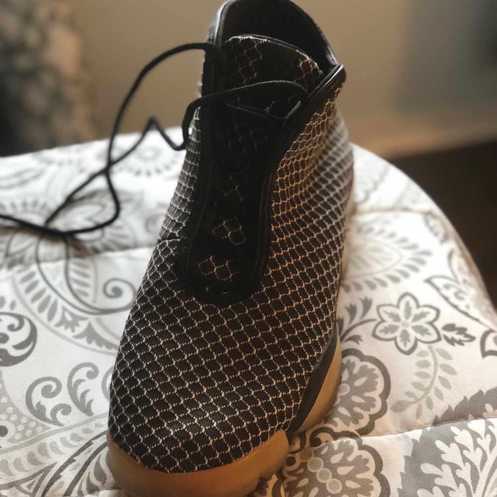 Shoes - Picture 2 of 2
